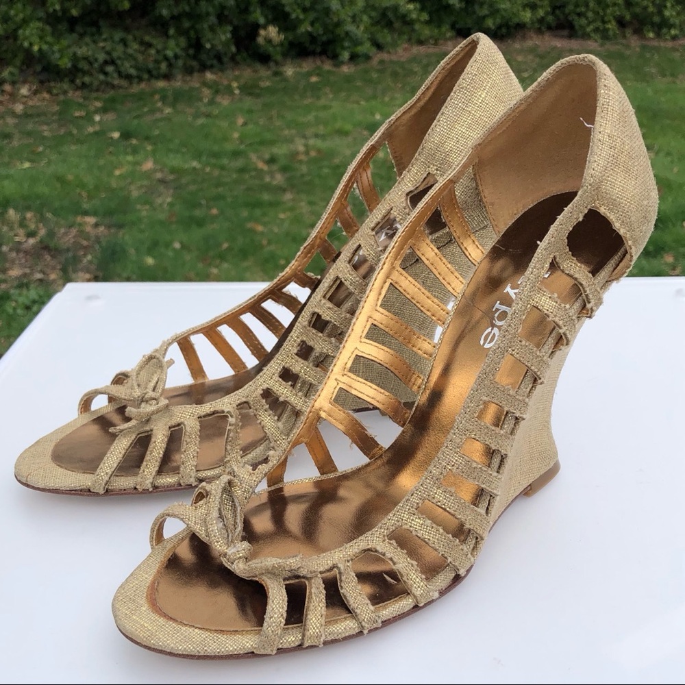Hype Gold Burlap Curved Wedge Coquette Nude Heels 9.5 Y2K Vintage Romantic